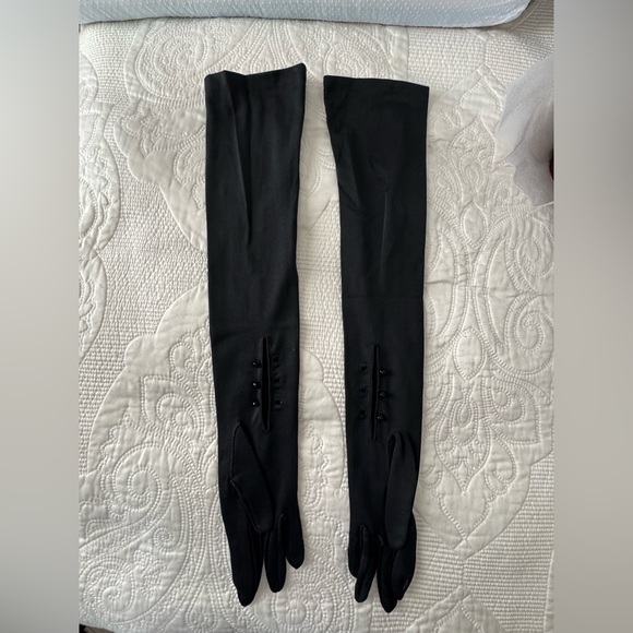 Vintage Black Elbow Gloves - Picture 4 of 5